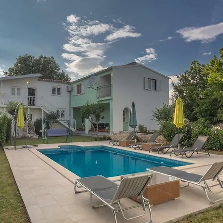 Paradise Villa Zaljutci